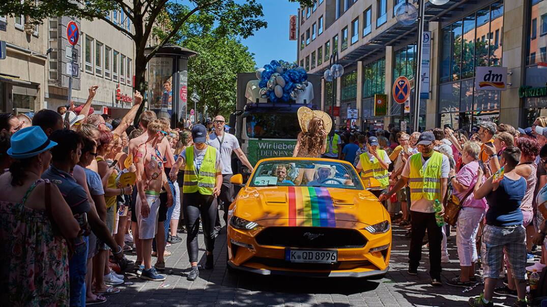 1.2 Mio Menschen schauten die Parade an 1.2 Mio Menschen schauten die Parade an